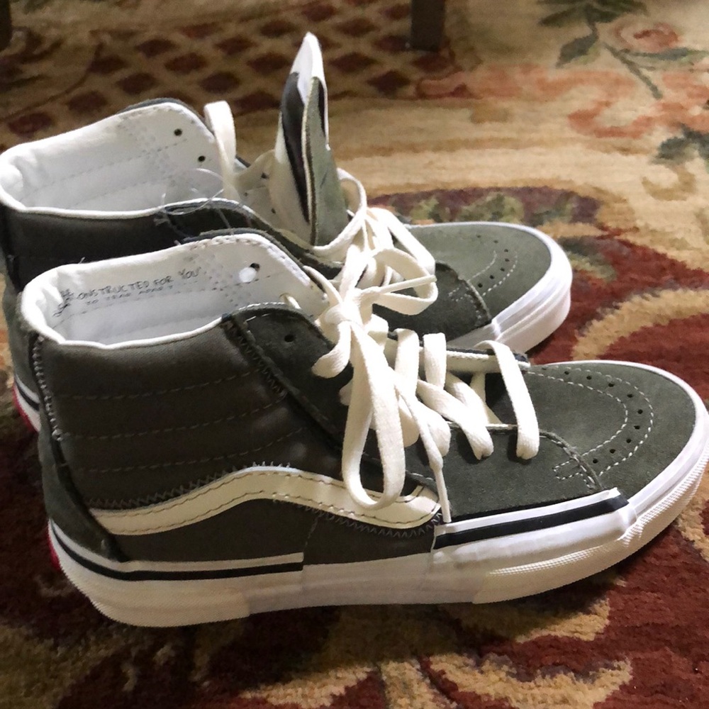 Vans men’s size 6 women’s 7.5 new never worn!